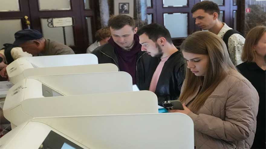 Russia wraps up first wartime parliamentary election with Kremlin dominance all but assured