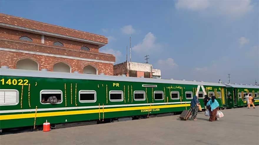New rake inaugurated for Karakoram Express operating between Lahore and Karachi