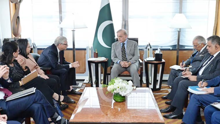 وزیراعظم کی عالمی رہنماؤں، بل گیٹس سے ملاقاتیں، سرمایہ کاری میں تعاون بڑھانے پر اتفاق