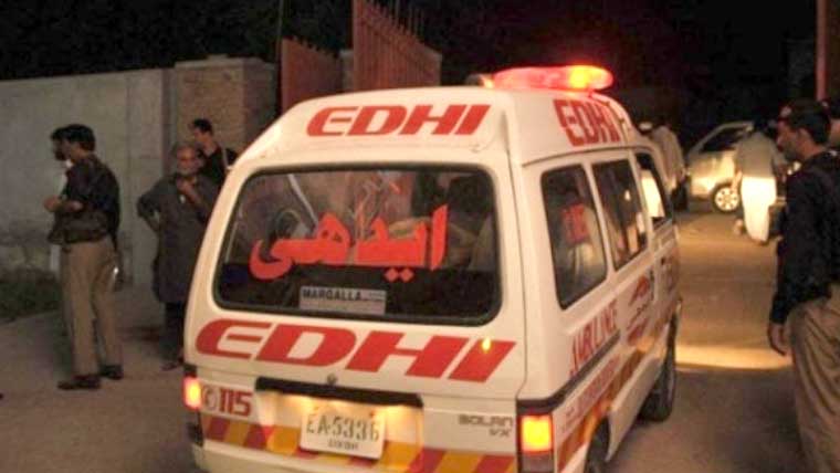 نواب شاہ: پانی کے تنازع پر جھگڑا، ایک شخص قتل، ورثاء کا لاش رکھ کر شدید احتجاج