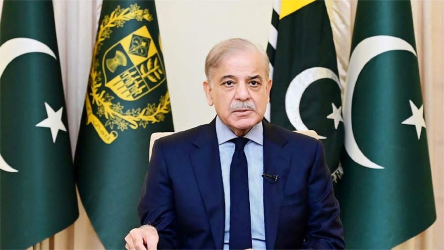 Civil, military leadership making joint efforts to improve Pakistan's economy: PM