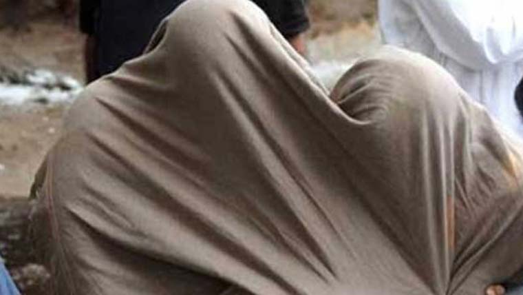 جعلی پولیس اہلکار بن کر شہریوں کو گمراہ کرنے والے 2 ملزمان گرفتار