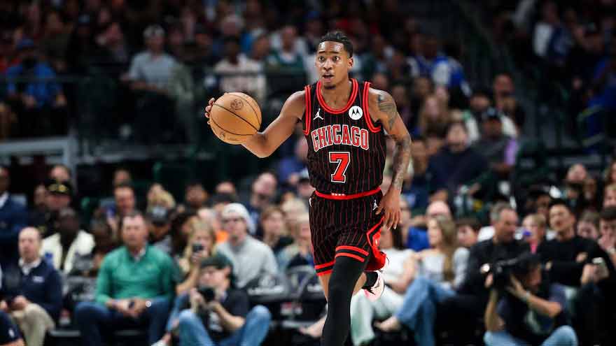 Bulls trade Rob Dillingham to Hornets for Buddy Hield, cash