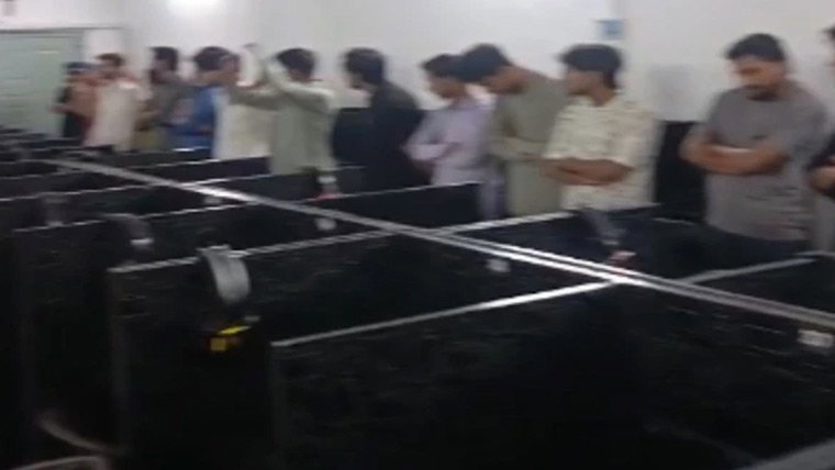 راولپنڈی میں غیر قانونی کال سینٹر پر چھاپے میں 61 ملزمان گرفتار