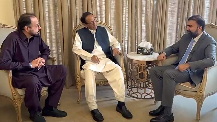 CM Sarfraz Bugti, Shujaat Hussain discuss Balochistan situation