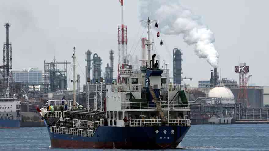 Oil prices rise for second session on continued Middle East supply concern