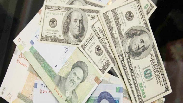 ایران میں امریکی ڈالر کی قیمت 2 لاکھ 50 ہزار تومان کی ریکارڈ سطح پر پہنچ گئی