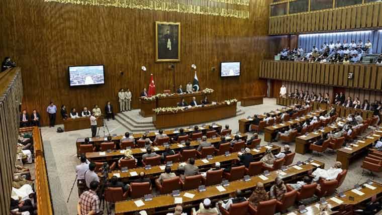 سینیٹ ملازمین کیلئے کیش لیس ہیلتھ انشورنس پر غور
